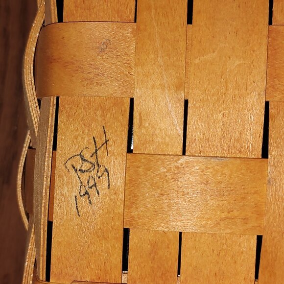 LONGABERGER BASKET WITH FRENCH COTTON TOWEL AND PLASTIC INSERT LINER 8 1/2" SQ - Picture 2 of 5